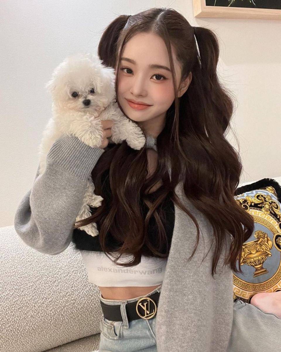 Freezia (instagram.com/dear.zia)