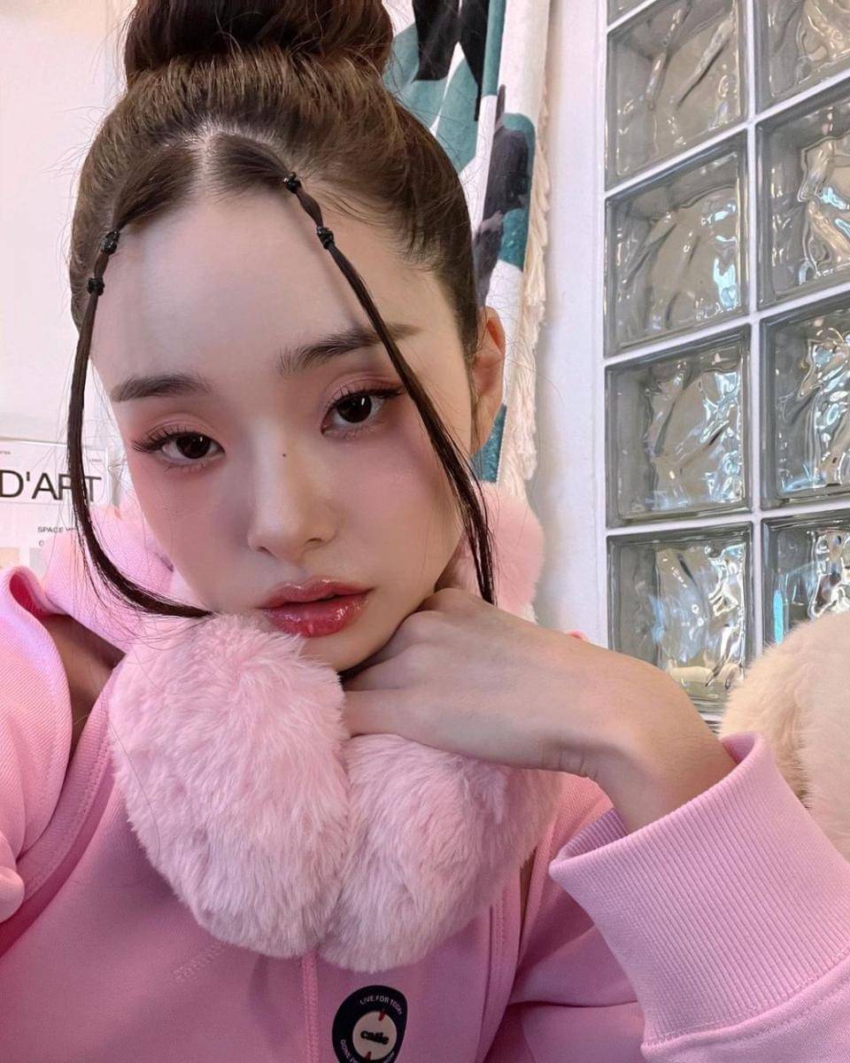 Freezia (instagram.com/dear.zia)