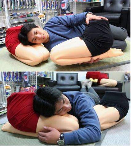 potret desain bantal gak masuk akal (reddit.com/user/SneakingSprinkles)
