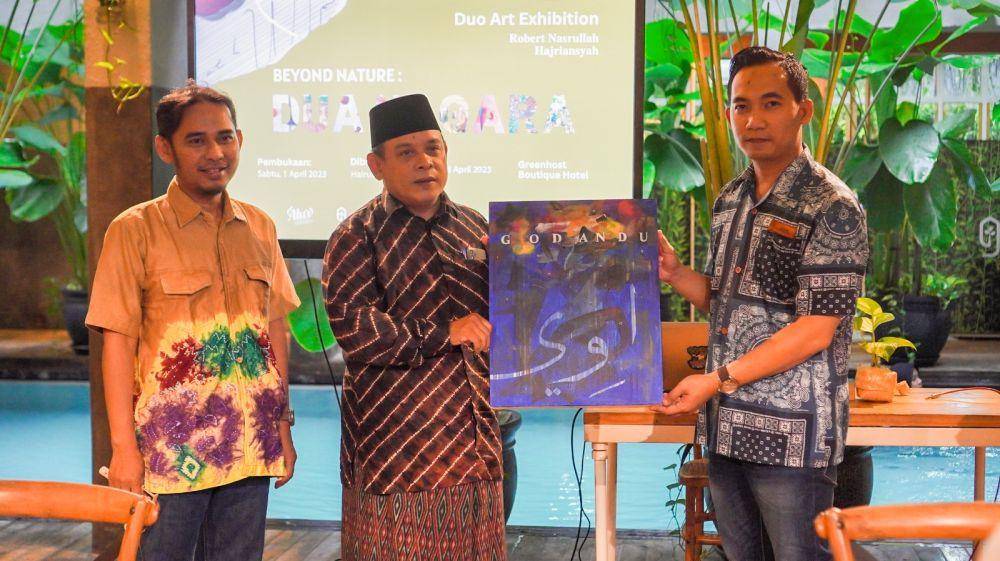Pameran lukisan Dua Nagara di Greenhost Boutique Hotel, Jalan Gerilya Nomor 629, Brontokusuman, Mergangsan. (Istimewa/Greenhost Boutique Hotel).