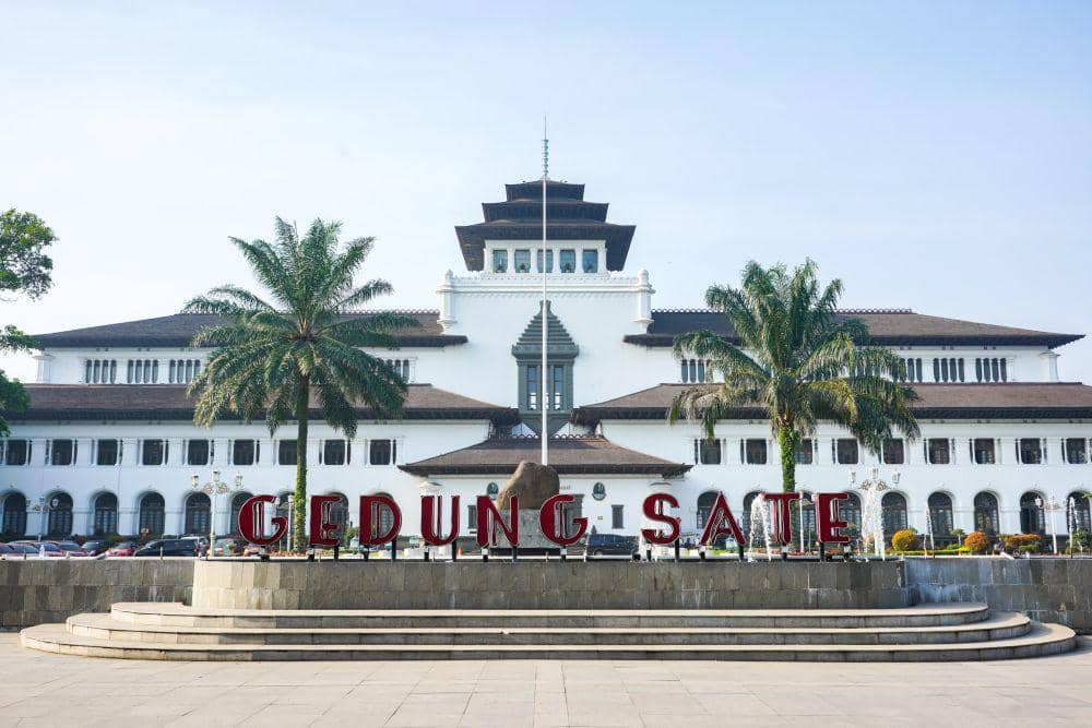[QUIZ] Setujukah Kamu, Bangunan di Jabar Gak Boleh Lebih Tinggi dari Gedung Negara?