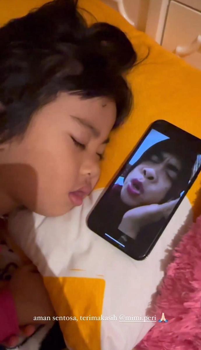 potret Chava dibangunin sahur oleh Mimi Peri (instagram.com/okintph)