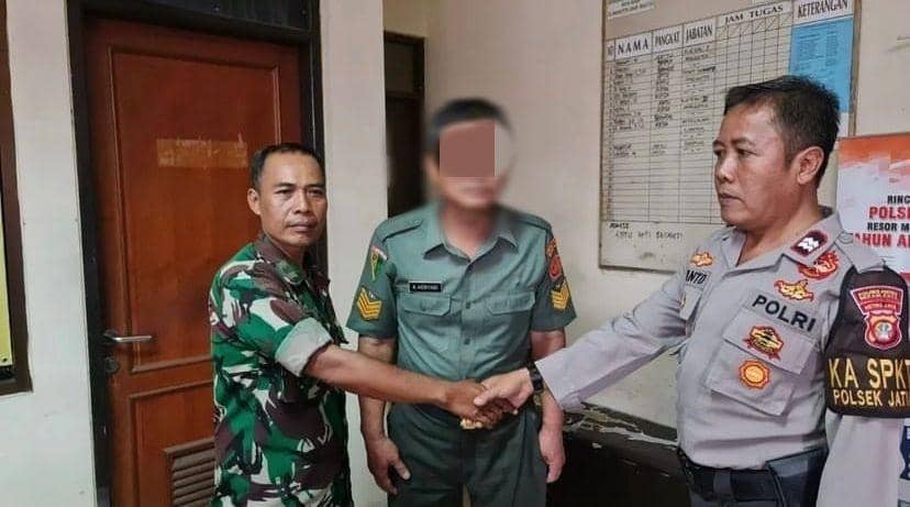 TNI gadungan di Bekasi ditangkap Babinsa. (Dokumen Kodam Jayakarta)