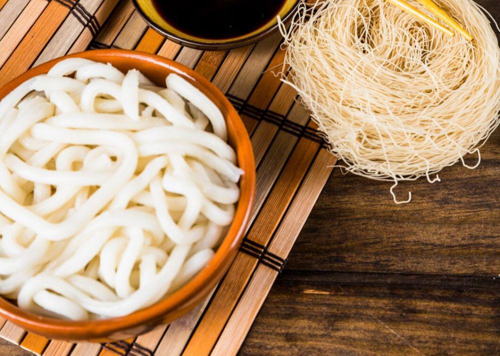 ilustrasi udon (freepik.com/freepik)