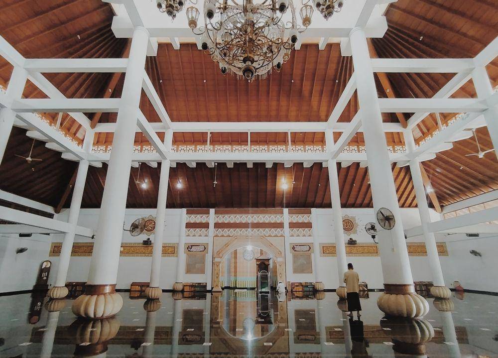 masjid (unsplash.com/Rizki Yulian)