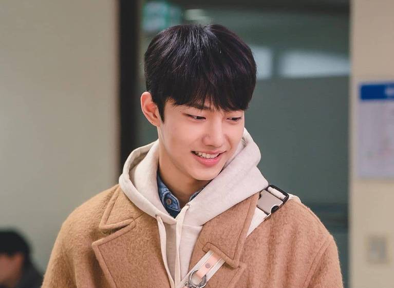 Cho JunYoung (instagram.com/actorjunyoung_)