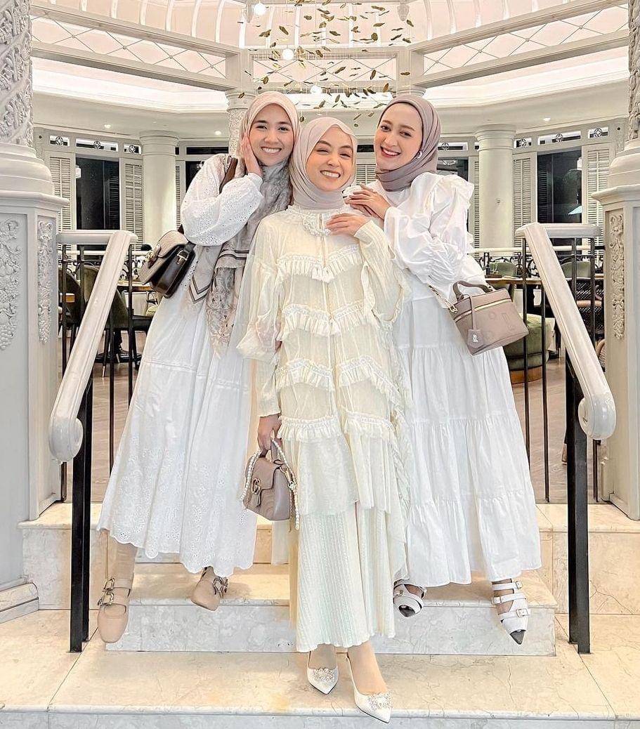 Seragam hijab untuk bukber (instagram.com/meiraniap)