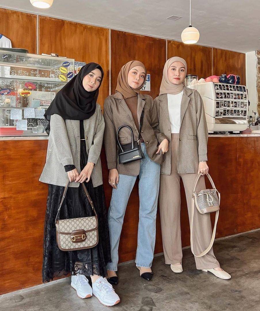 Seragam hijab untuk bukber (instagram.com/meiraniap)