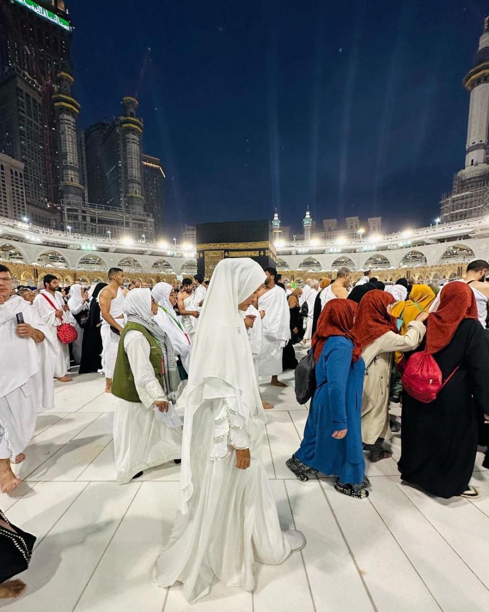 Titi Radjo jalani ibadah umrah bersama suami (instagram.com/titiradjopadmaja)