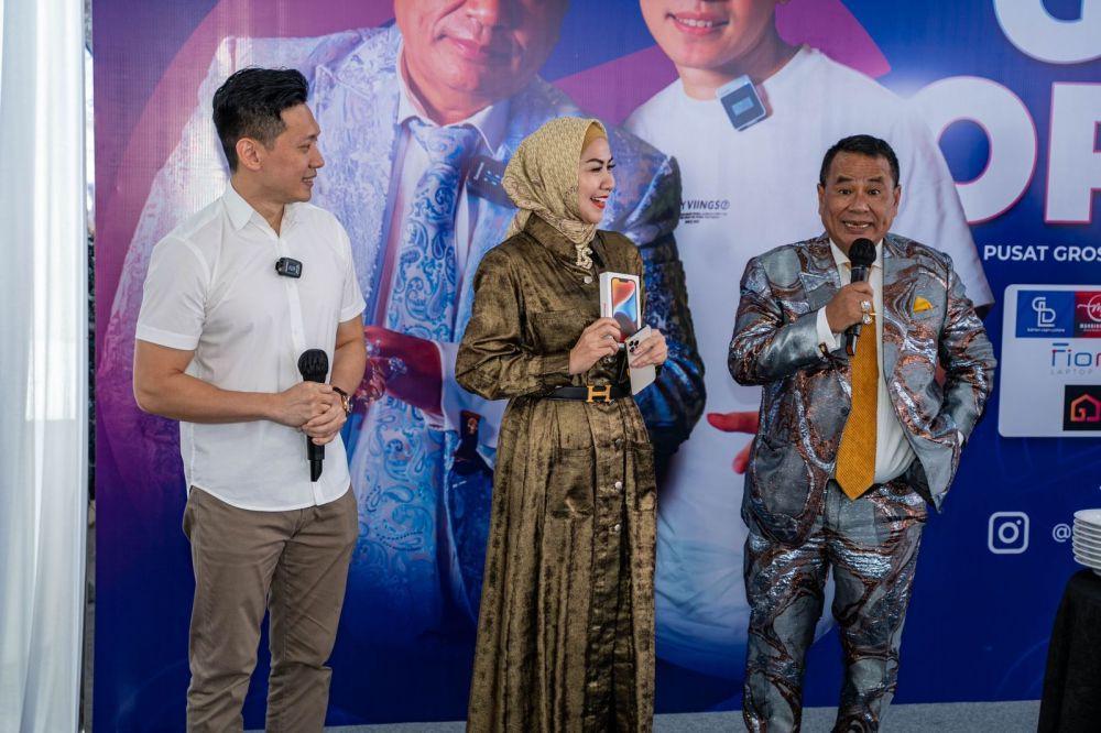 Andrew Susanto, Pemilik Sinar Mutiara Cell bersama Hotman Paris (Dok. IDN Times)
