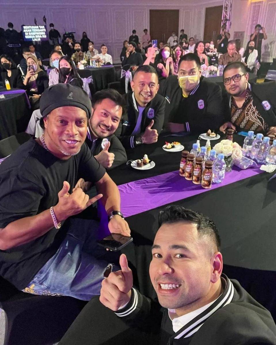 Potret Dito Ariotedjo Menpora dan artis (Raffinagita1717 via Instagram.com/tyarosalina)