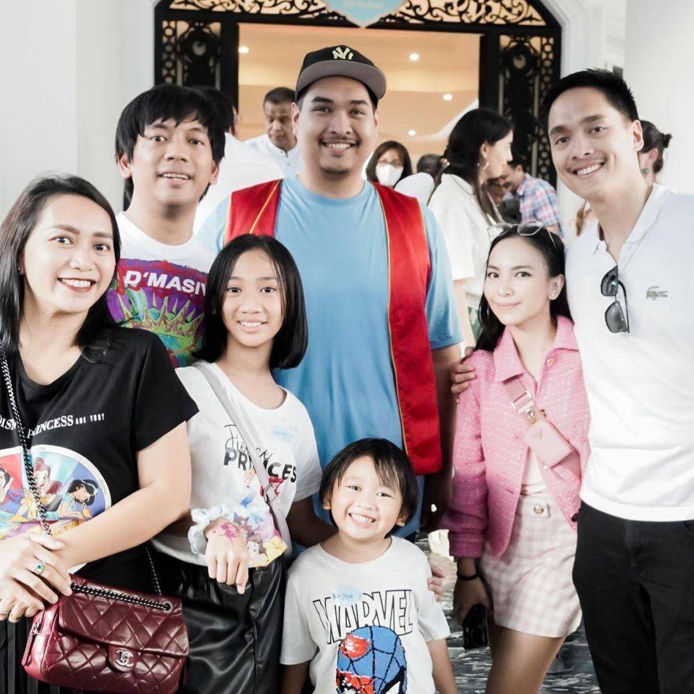 Potret Dito Ariotedjo Menpora dan artis (Instagram.com/rianekkypradipta)