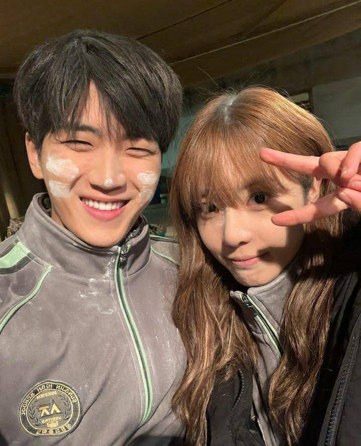Kim Min Chul dan Choi Moon Hee di balik layar Duty After School (instagram.com/kimminchul0907)