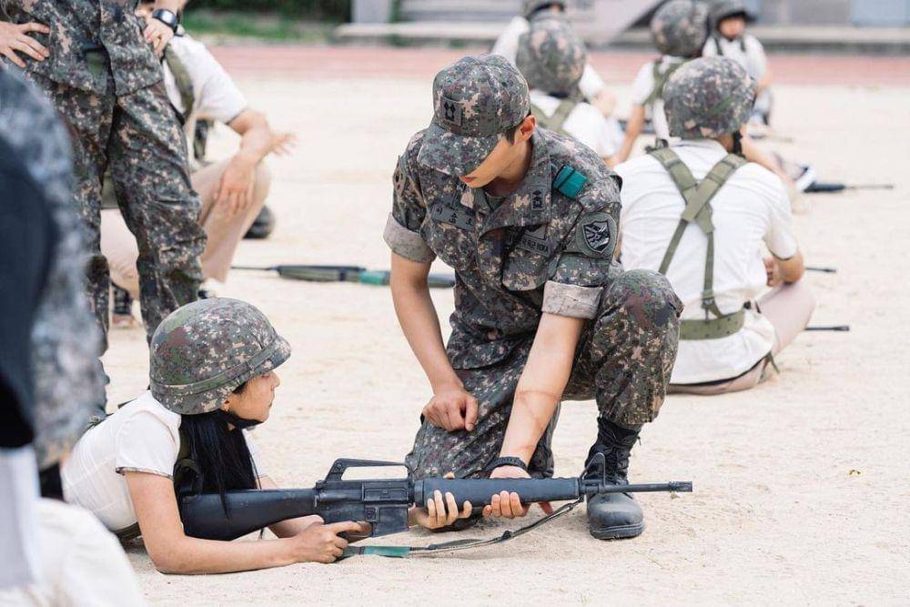 Shin Hyun Soo di Duty After School (instagram.com/shintop20)