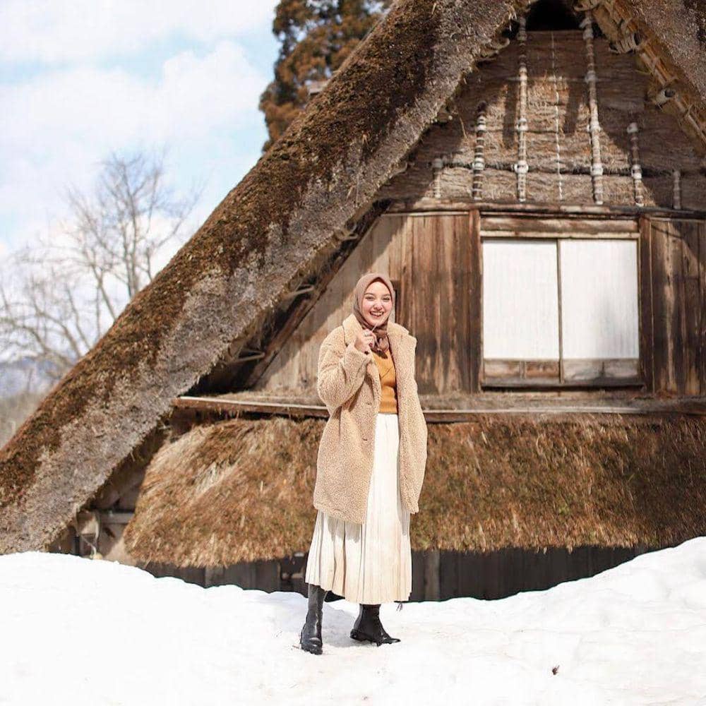 OOTD liburan ke luar negeri ala selebgram (instagram.com/intansugih)