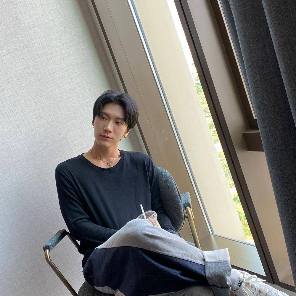 Ten WayV (instagram.com/tenlee_1001)