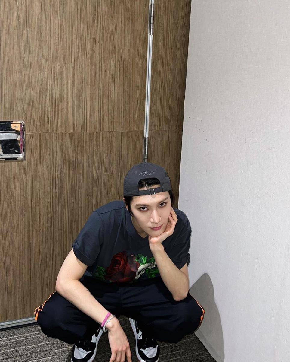 Ten WayV (instagram.com/tenlee_1001)