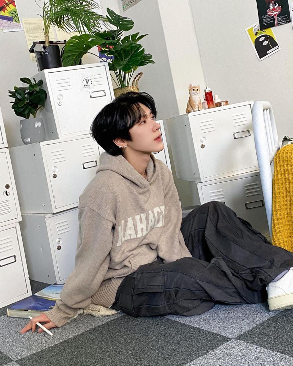 Ten WayV (instagram.com/tenlee_1001)