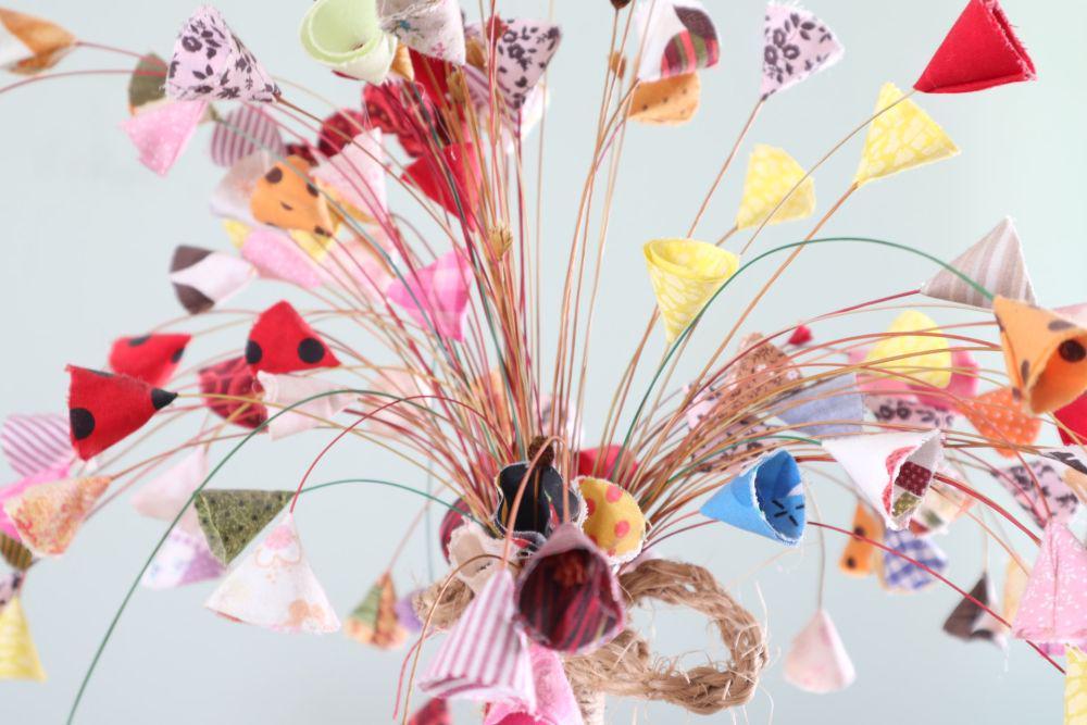 DIY bunga pajangan dari kain perca (unsplash.com/Giovanna Oliveira Silva)