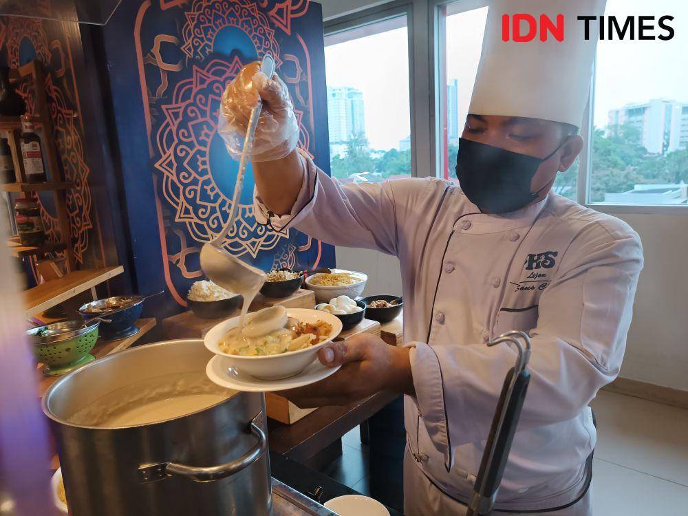 Paket berbuka puasa all you can eat selama bulan Ramadhan 2023 kembali bermunculan di sejumlah hotel di Medan. (IDN Times/Masdalena Napitupulu)