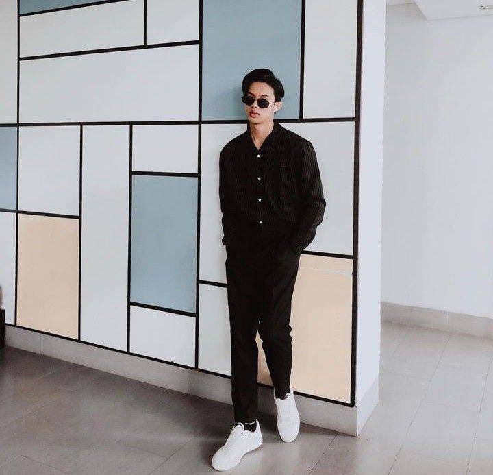 outfit cowok mamba ala Rey Mbayang (instagram.com/rey_mbayang)