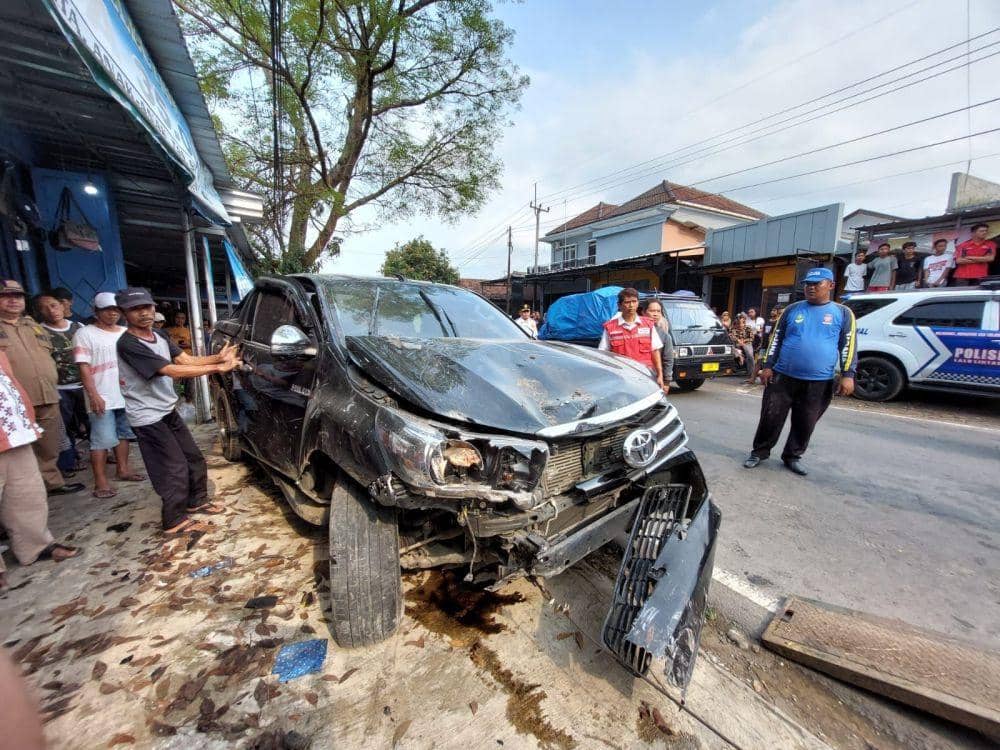 Polisi Tetapkan Satu Tersangka Lakalantas Mobil Dinas Bupati Kuningan