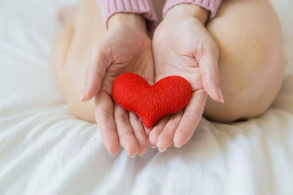 ilustrasi heart (pexels.com/Puwadon Sang-ngern)