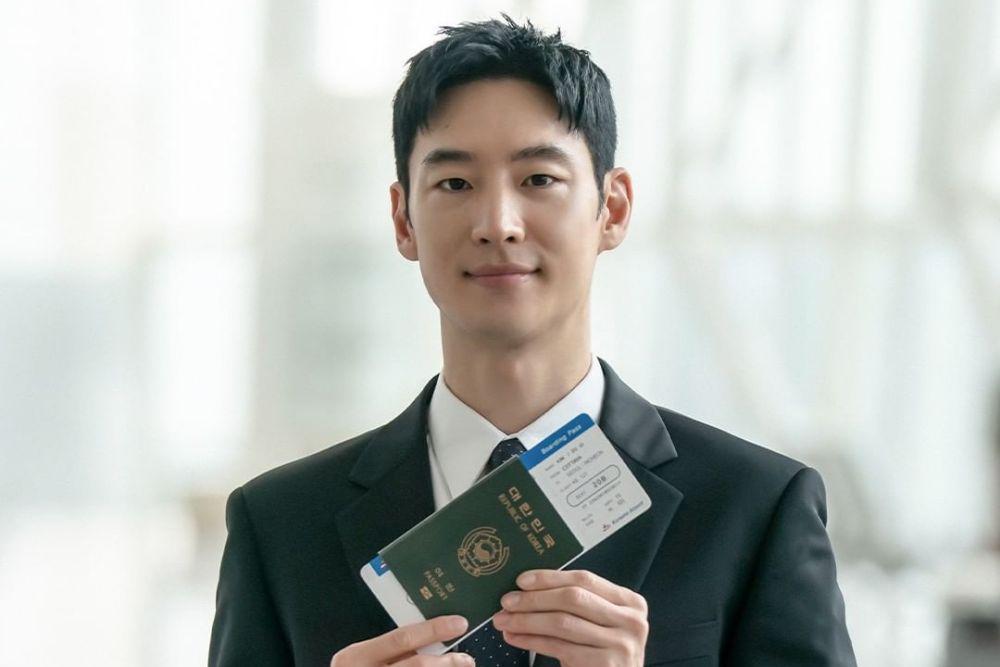 Lee Je Hoon di balik layar drama Taxi Driver 2 (instagram.com/sbsdrama.official)