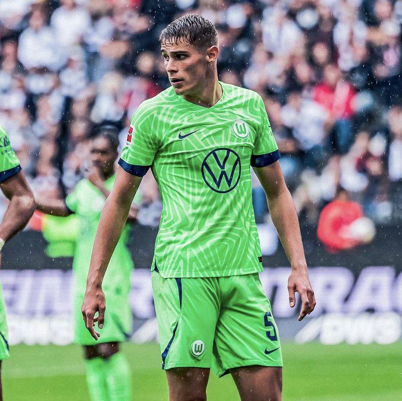 5 Bek Wonderkid yang Mencuri Perhatian di Bundesliga