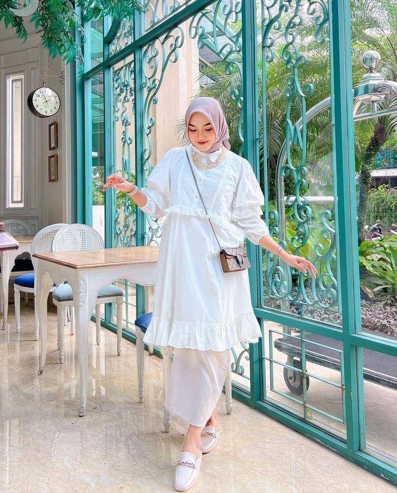 Selebgram Almineta (instagram.com/alminetaaz)