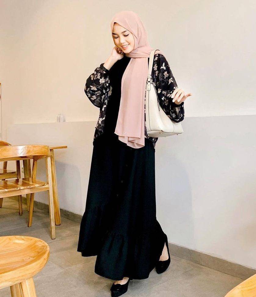 Selebgram Almineta (instagram.com/alminetaaz)
