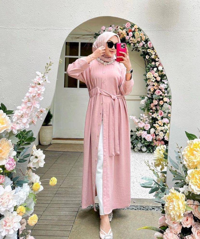 Selebgram Almineta (instagram.com/alminetaaz)