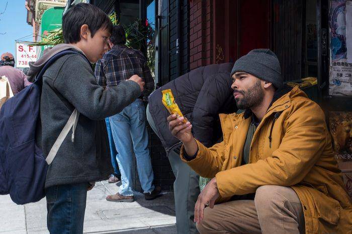 Kingsley Ben-Adir (kanan) dalam serial The OA (dok. Netflix/The OA)