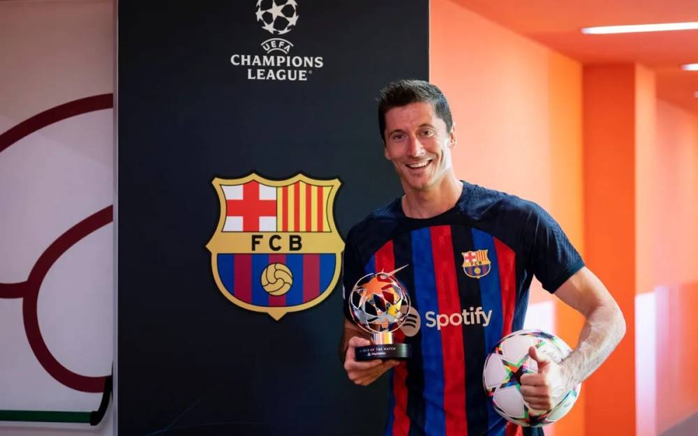 Robert Lewandowski (fcbarcelona.com)