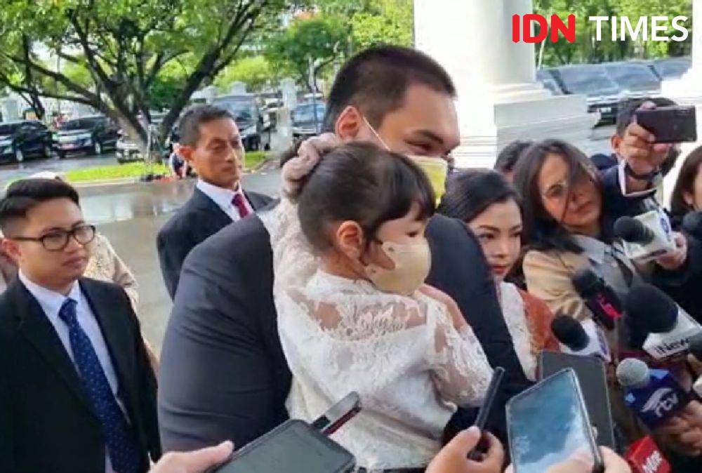 Dito Ariotedjo tiba di Istana Kepresidenan Jakarta untuk dilantik Pres Jokowi jadi Menpora. (IDN Times/Ilman Nafi'an)