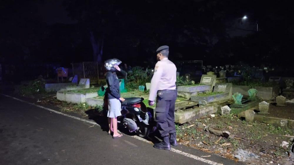 Prank Pocong Resahkan Warga Malang, Puluhan Remaja Diciduk