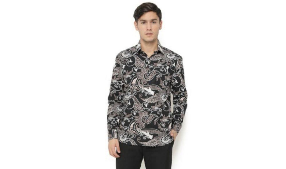 5 Rekomendasi Baju Batik Pria untuk Hari Raya Idul Fitri, Elegan!