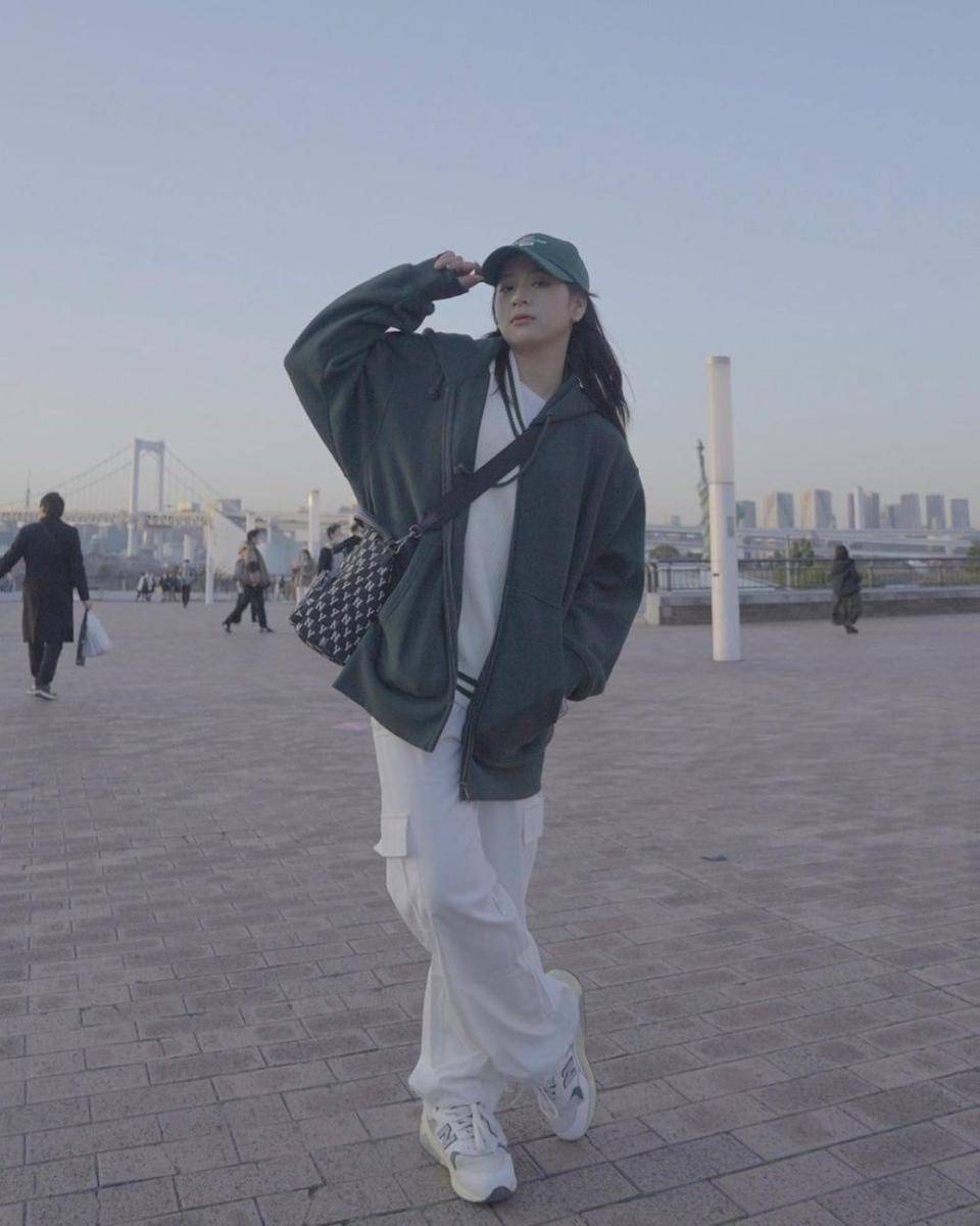 Zee JKT48 (instagram.com/jkt48.zee)