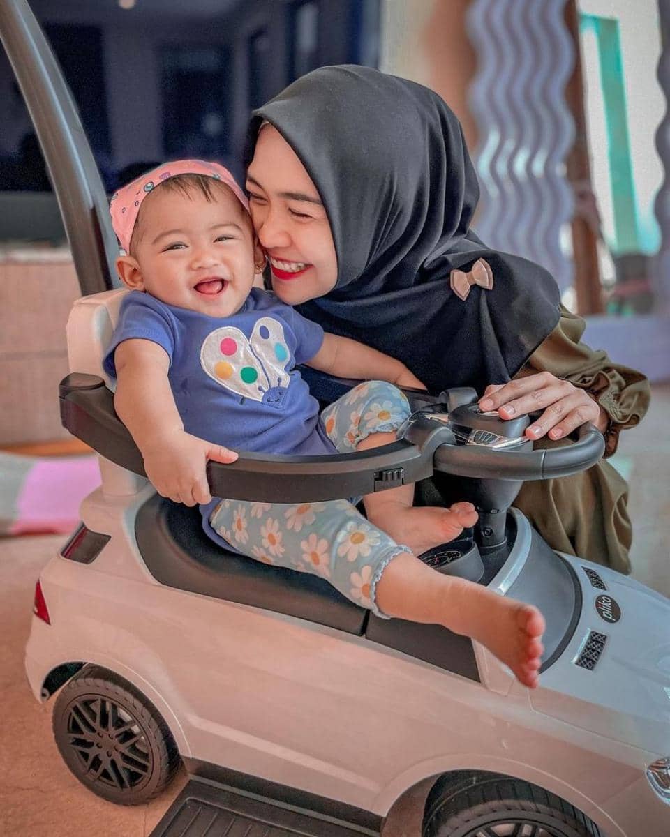 potret Ria Ricis dan Moana (instagram.com/riaricis1795)