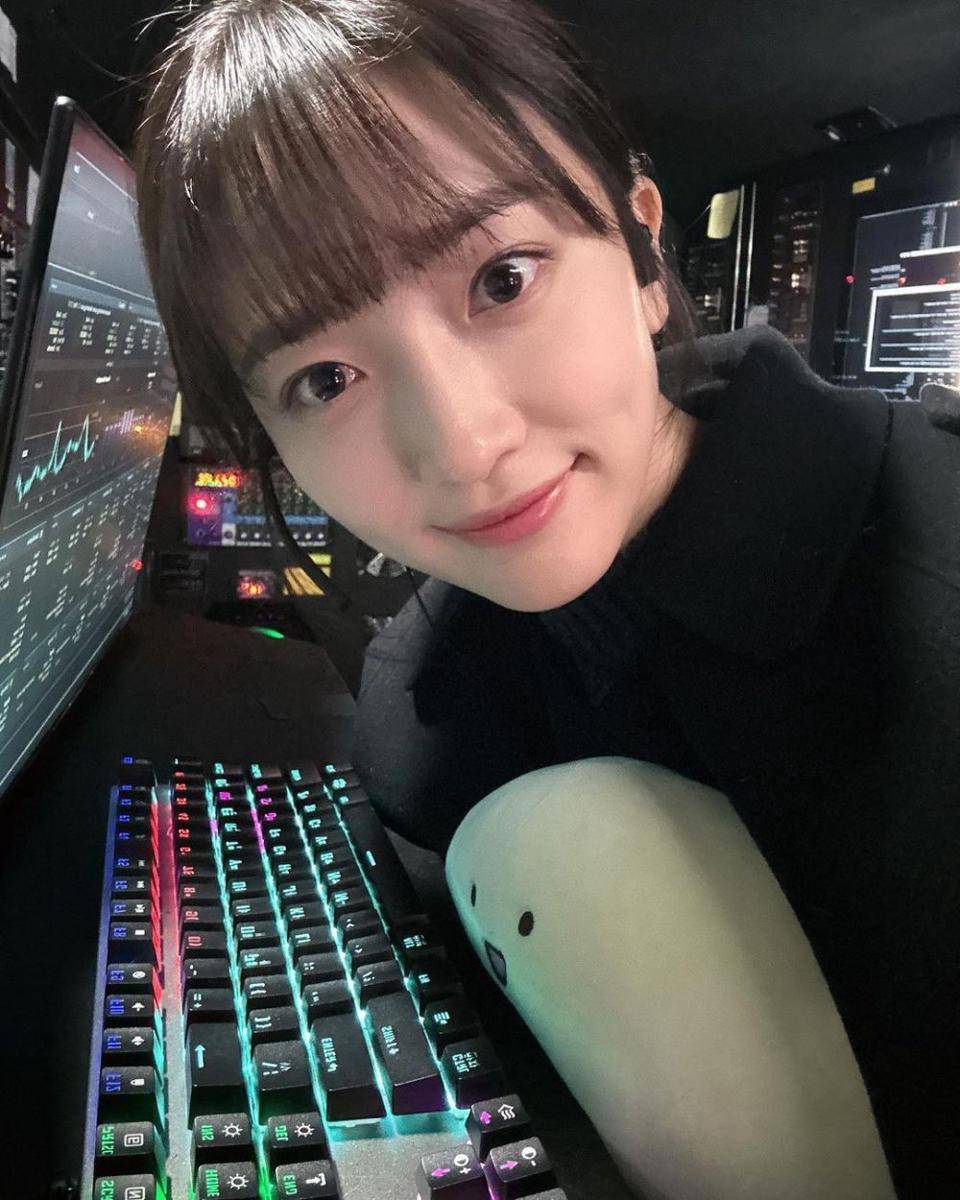 Pyo Ye Jin di balik layar drama Taxi Driver 2 (instagram.com/yjiinp)