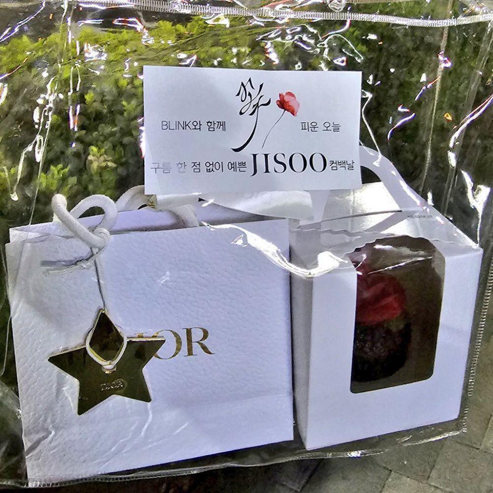 potret bingkasan DIOR dari Jisoo BLACKPINK (twitter.com/honorslisa)