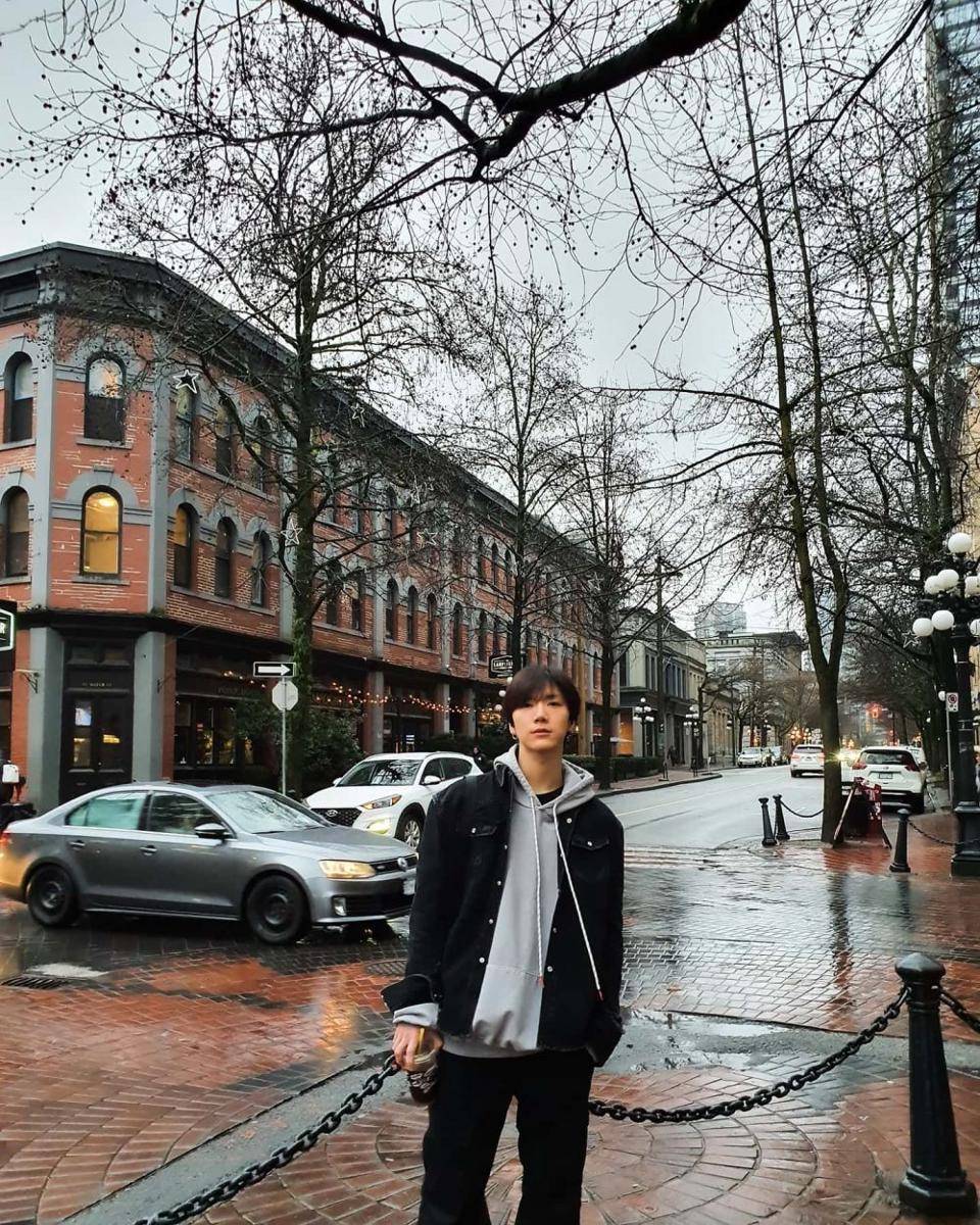 Ten WayV (instagram.com/tenlee_1001)