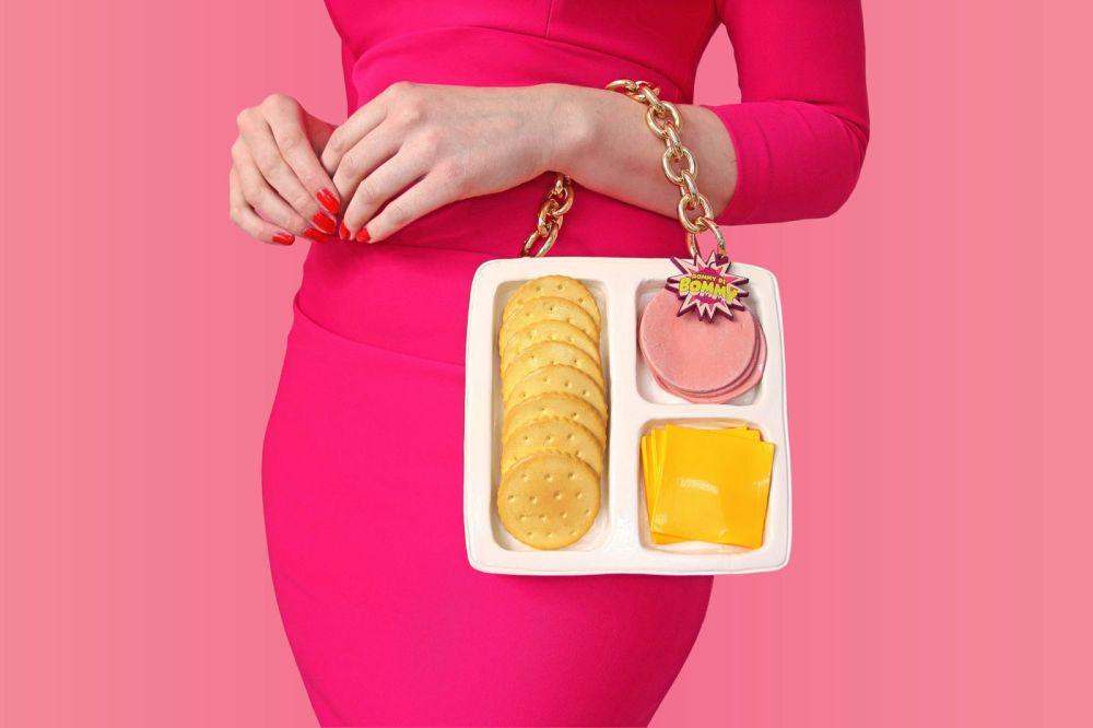 potret desain tas kecil mencolok mata (reddit.com/user/Miss_Behaves)