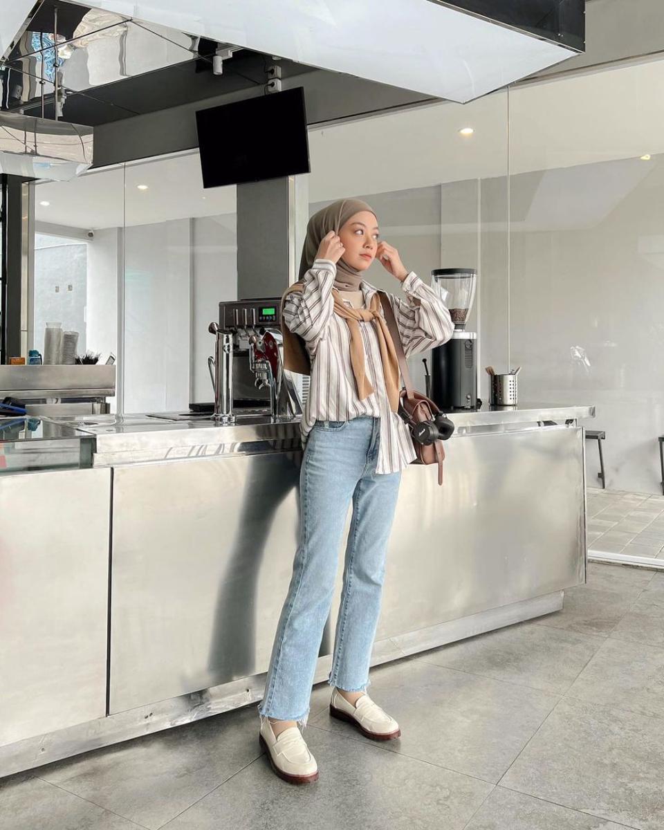 OOTD celana jeans ala Meirani Amalia Putri (instagram.com/meiraniap)