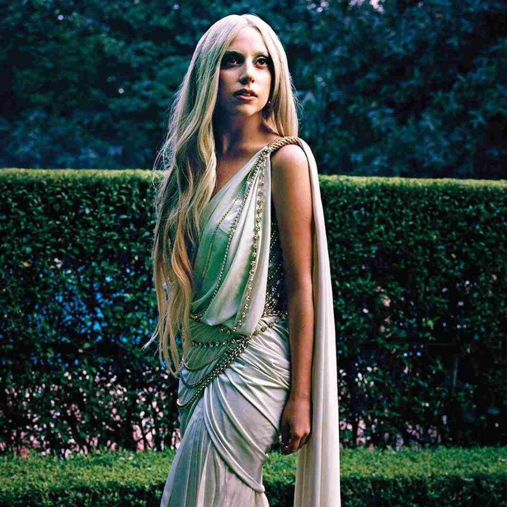 lady gaga (instagram.com/taruntahiliani)