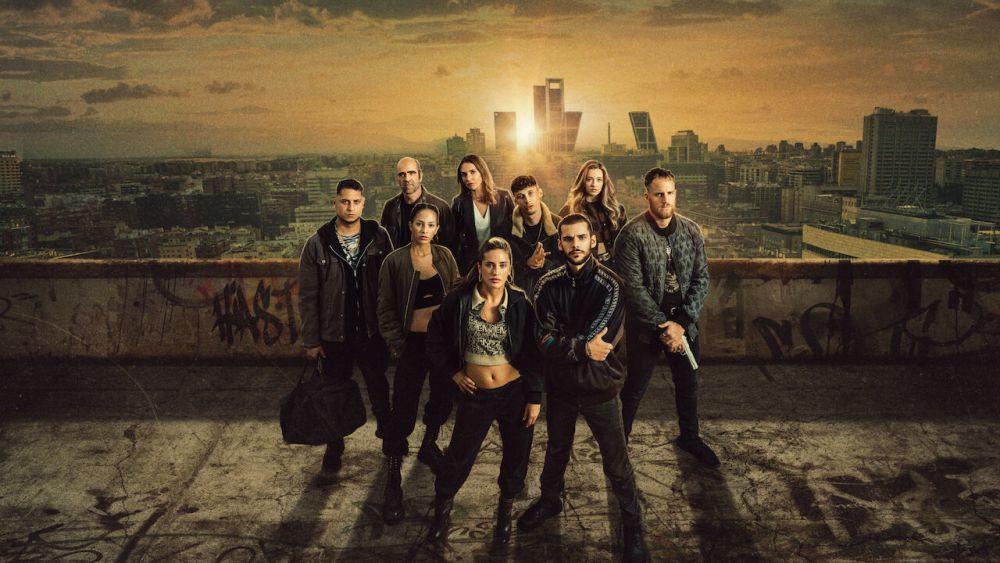 Sinopsis Sky High: The Series, Dibumbui Adegan Ranjang