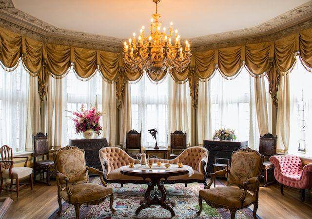 salah satu ruangan di dalam Casa Loma, Kanada (unsplash.com/Francisco De Legarreta C. )