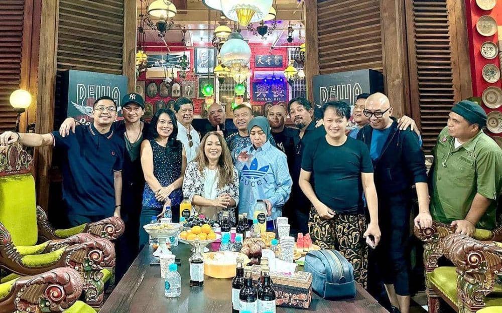 10 Potret Bukber Para Musisi di Rumah Ahmad Dhani, Ada Anji