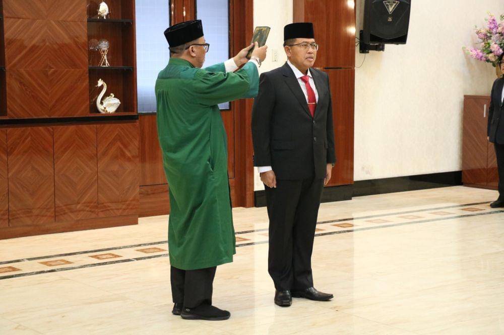 Laksda TNI Dadi Hartanto saat disumpah jabatan sebagai Sekretaris Jenderal Dewan Ketahanan Nasional (Wantannas). (Dok. Wantannas)