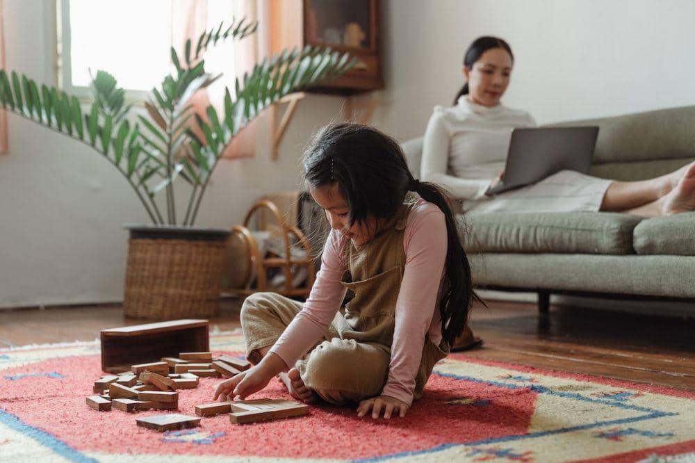 Free Range Parenting: Ciri-ciri, Kekurangan dan Kelebihannya!